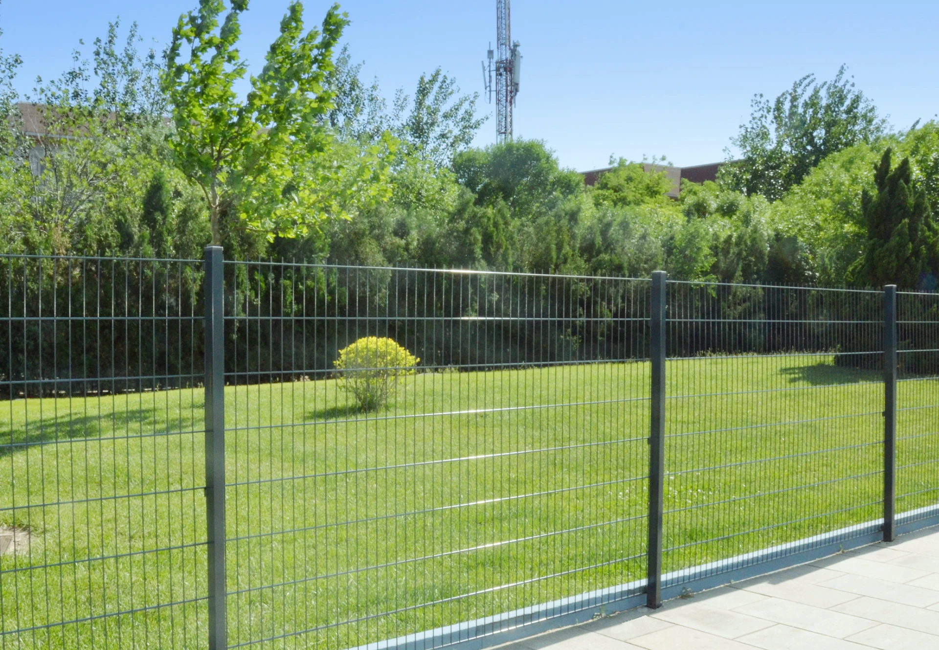 2ft high fence panels