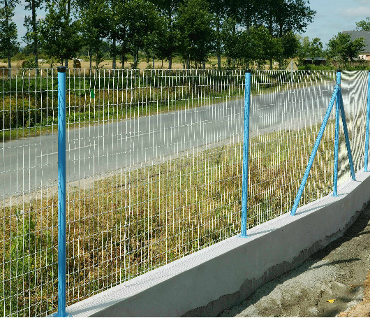 collapsible wire container with casters