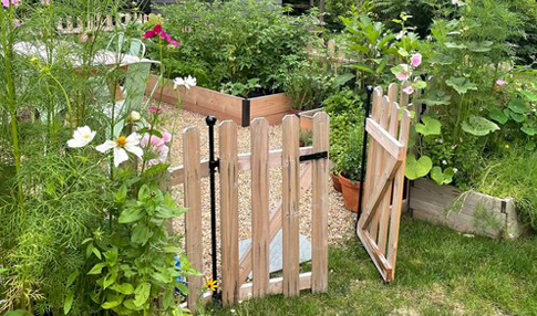metal gate posts